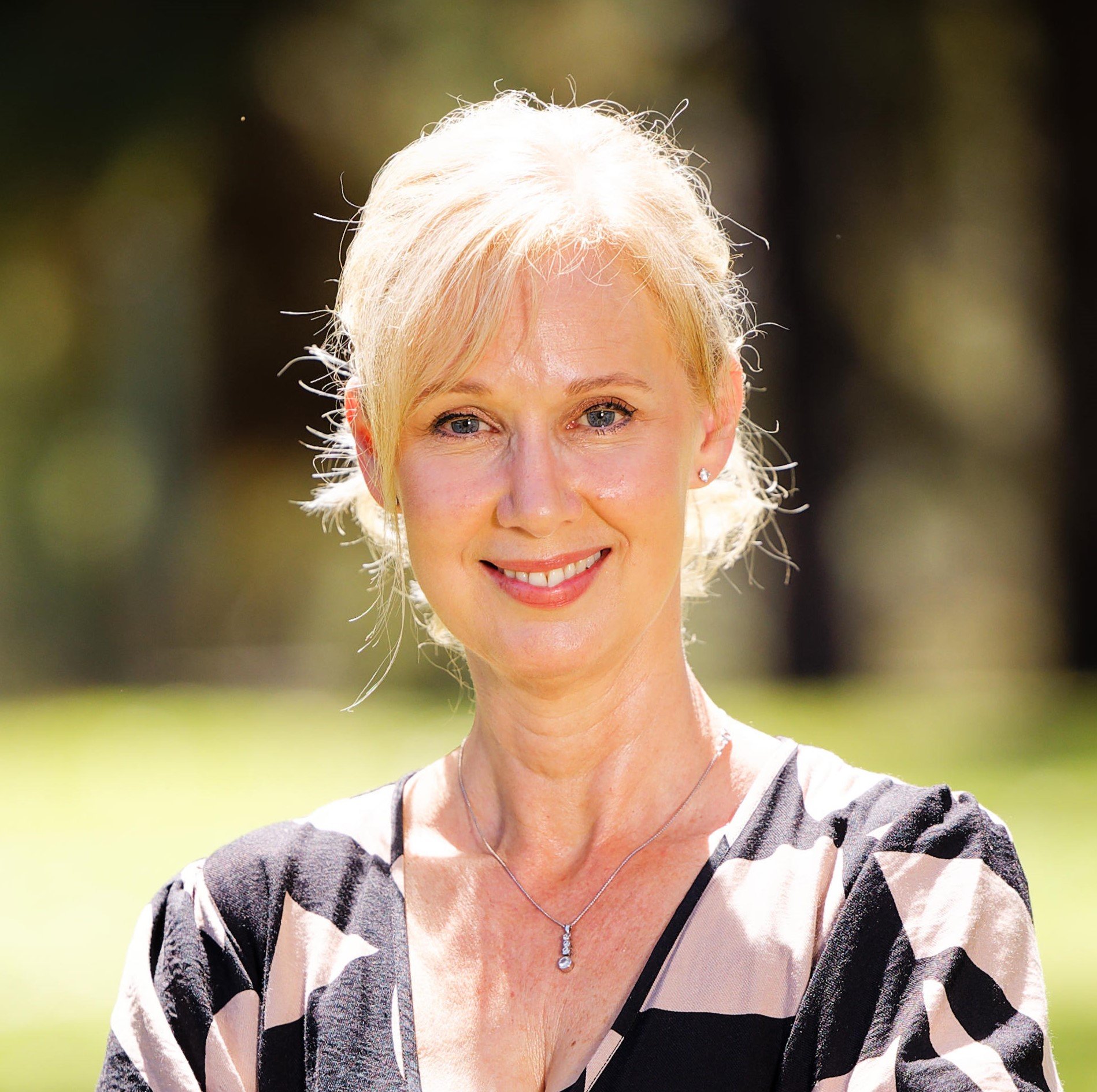 Dr Jackie Davis